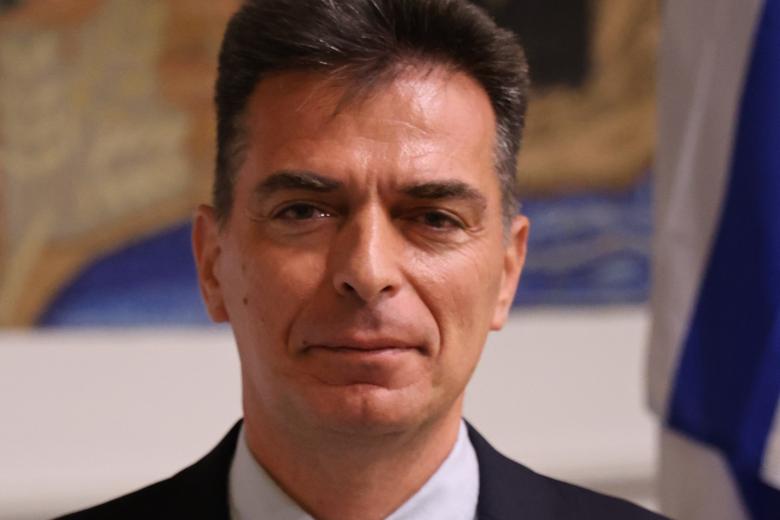 kouvoukliotis-pesede